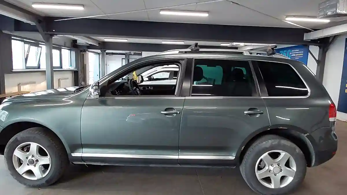 Volkswagen Touareg 2007 года за 6 400 000 тг. в Астана