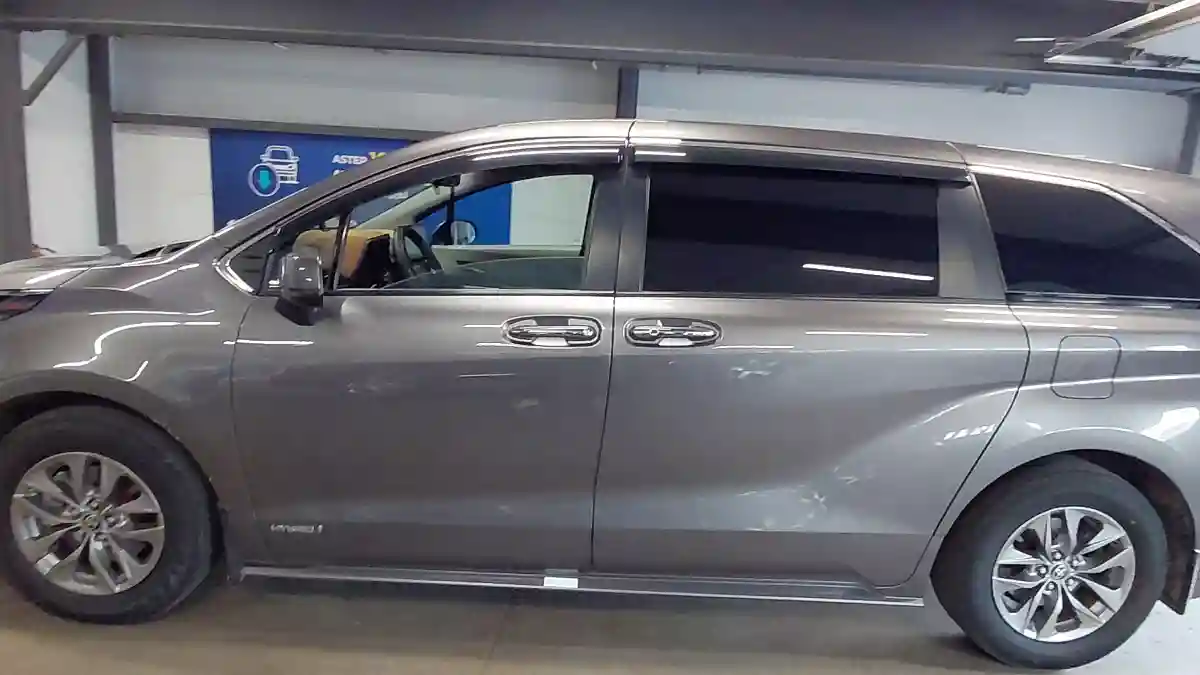 Toyota Sienna 2021 года за 20 000 000 тг. в Астана
