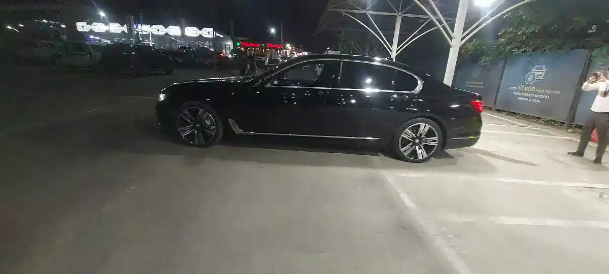 BMW 7 серии 2016 года за 20 000 000 тг. в Алматы