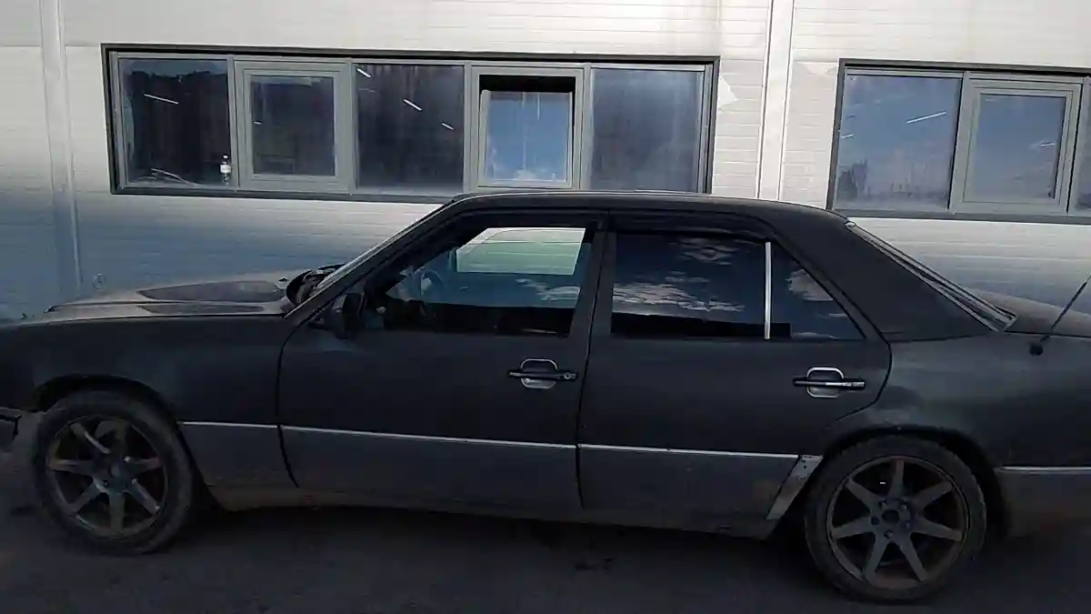 Mercedes-Benz W124 1990 года за 1 500 000 тг. в Астана