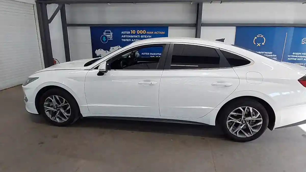 Hyundai Sonata 2020 года за 9 700 000 тг. в Астана