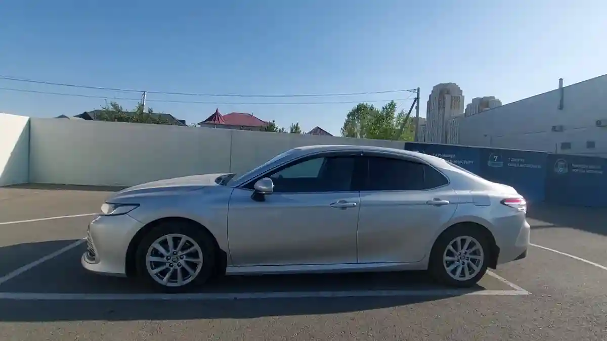 Toyota Camry 2021 года за 13 000 000 тг. в Шымкент