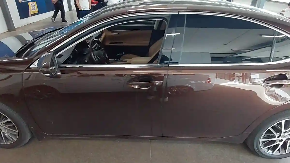 Lexus ES 2015 года за 14 600 000 тг. в Астана