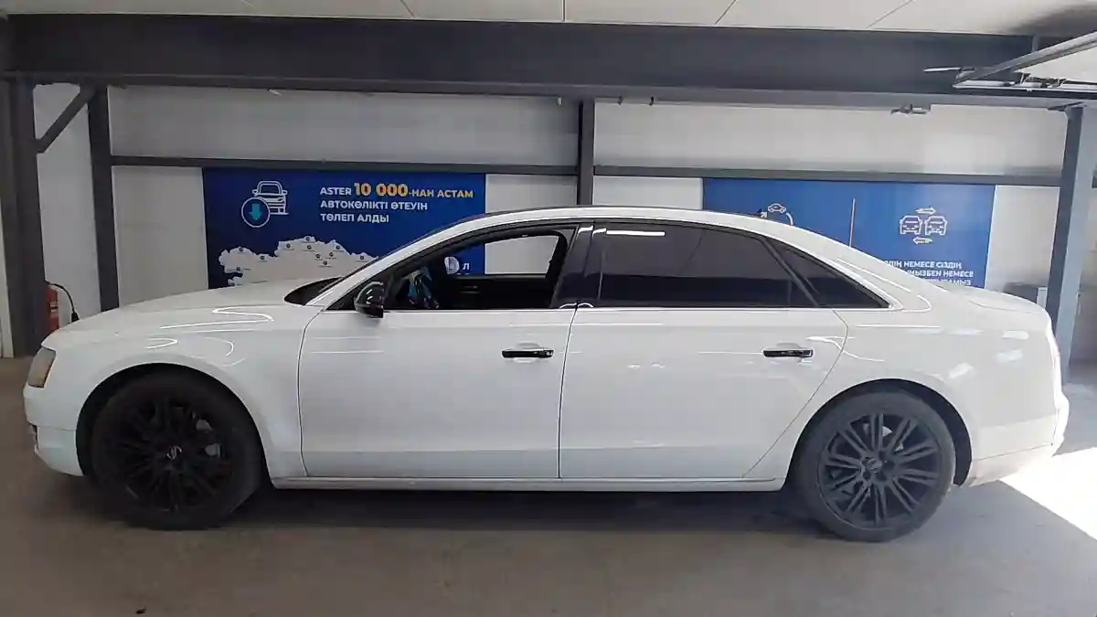 Audi A8 2011 года за 15 000 000 тг. в Астана
