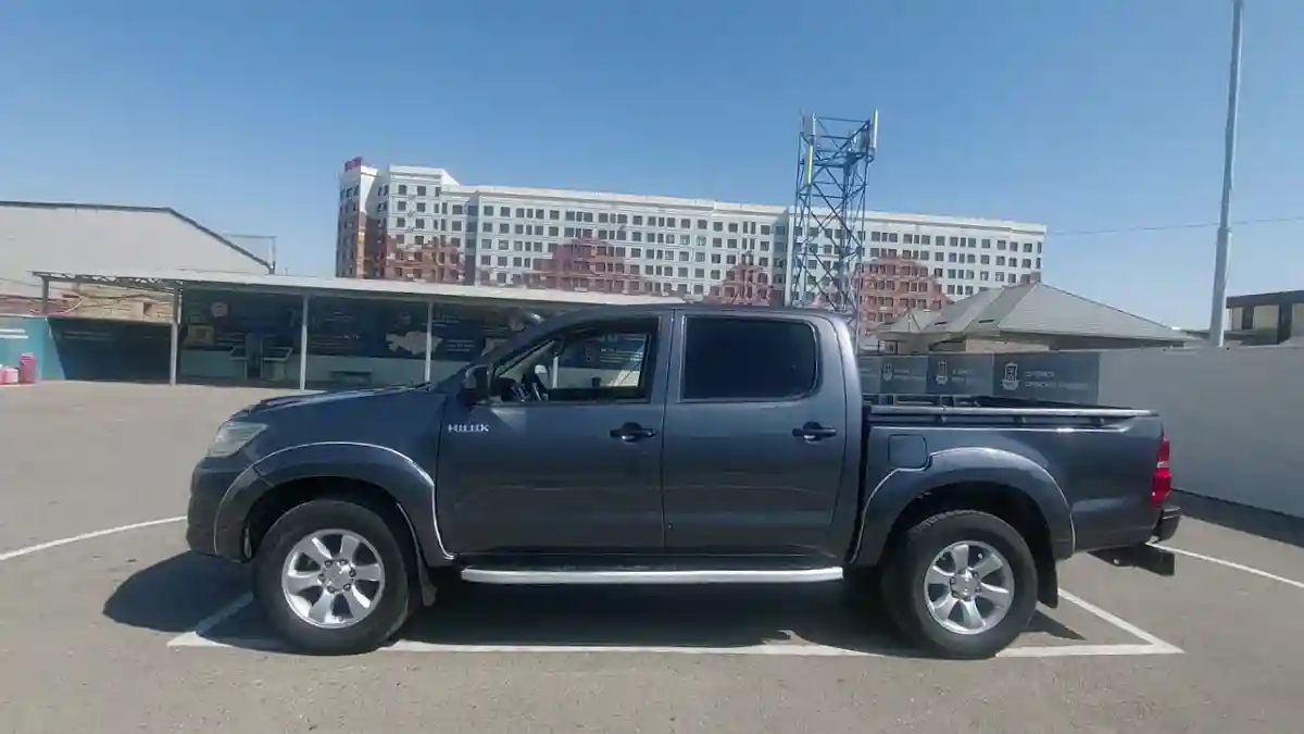 Toyota Hilux 2014 года за 8 800 000 тг. в Шымкент