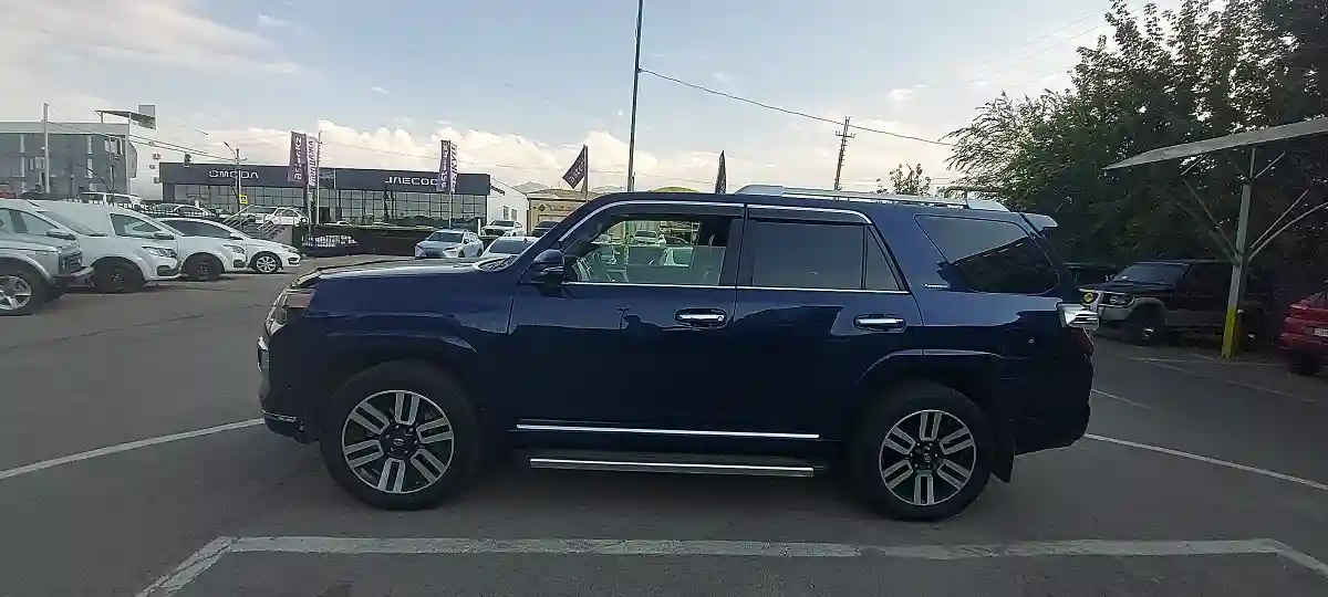 Toyota 4Runner 2017 года за 17 000 000 тг. в Алматы