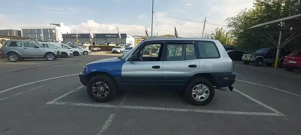 Toyota RAV4 1997 года за 2 000 000 тг. в Алматы