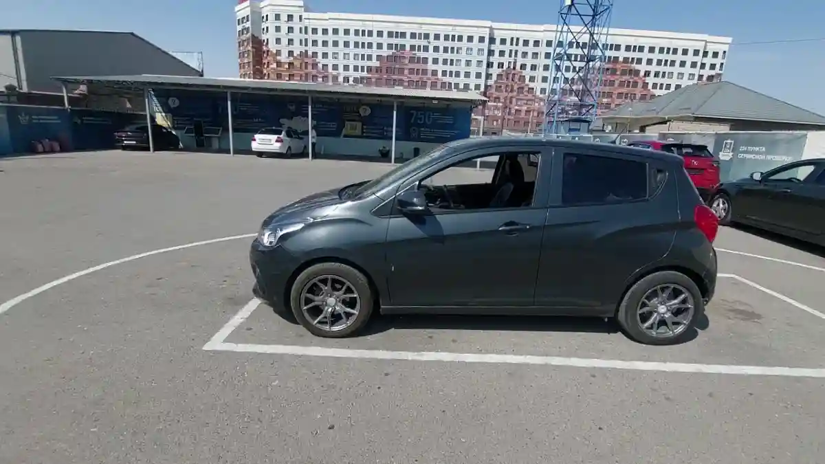 Chevrolet Spark 2019 года за 4 500 000 тг. в Шымкент