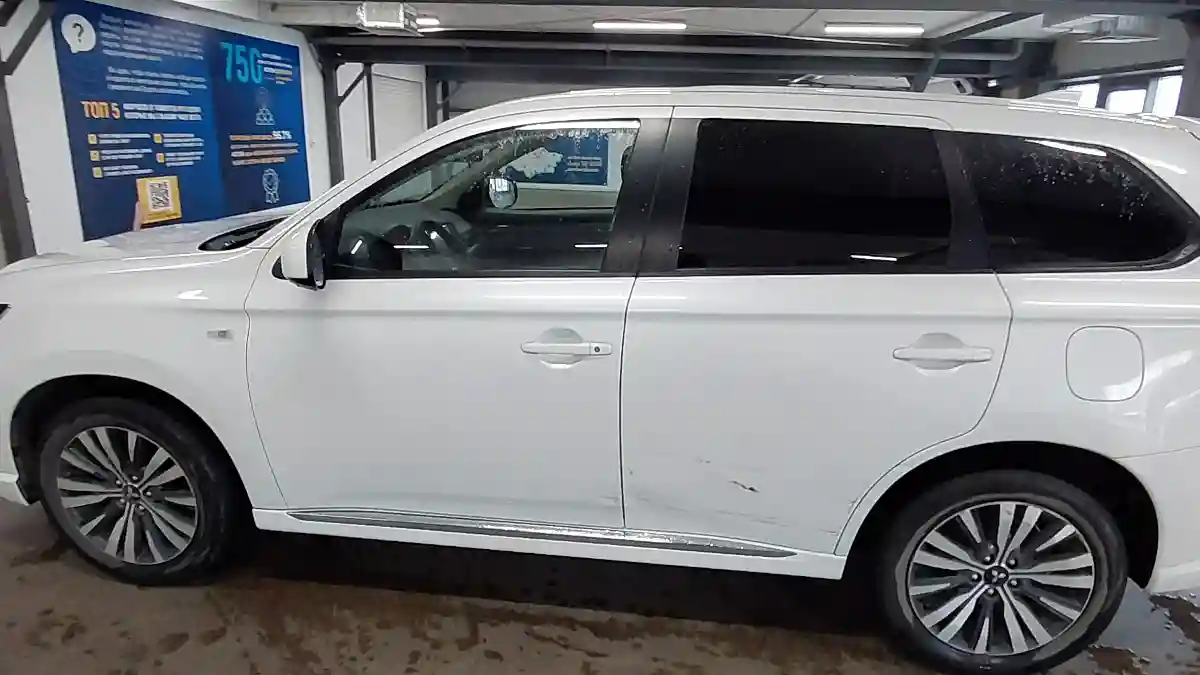 Mitsubishi Outlander 2022 года за 13 000 000 тг. в Астана