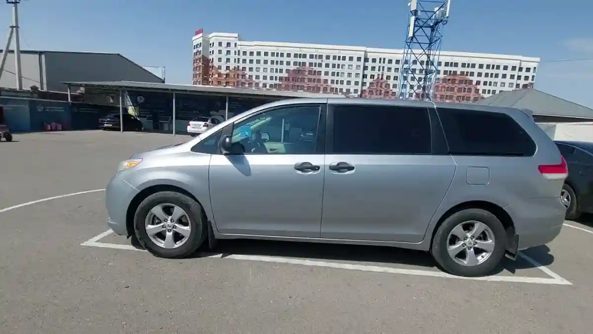 Toyota Sienna 2010 года за 11 500 000 тг. в Шымкент