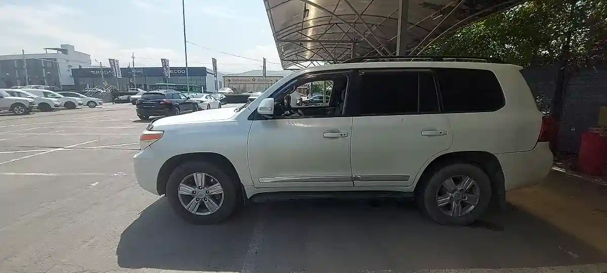 Toyota Land Cruiser 2013 года за 21 000 000 тг. в Алматы
