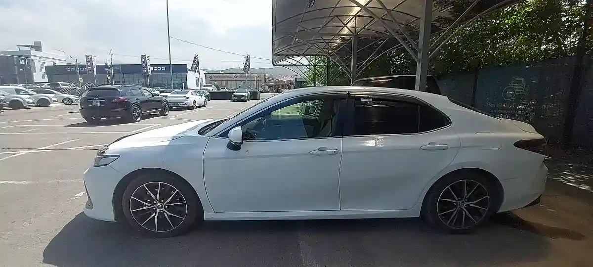 Toyota Camry 2022 года за 13 000 000 тг. в Алматы