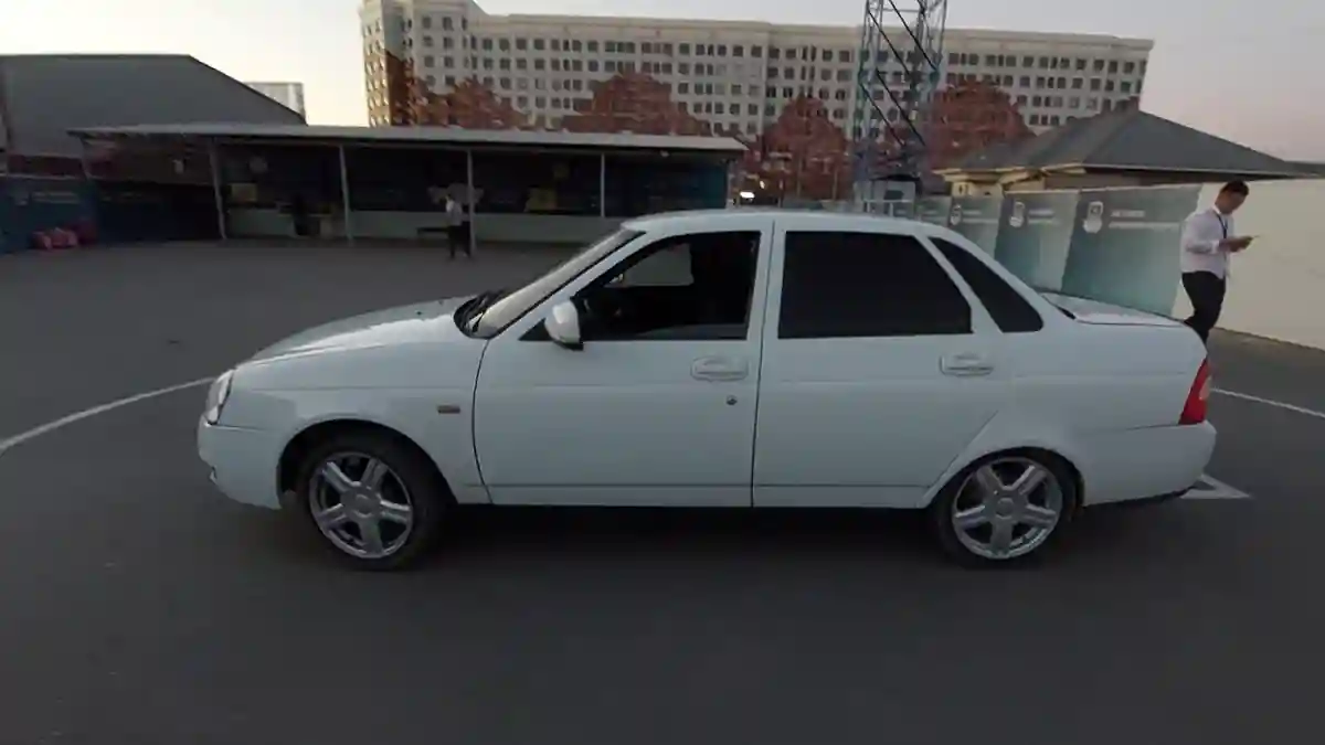 LADA (ВАЗ) Priora 2013 года за 3 000 000 тг. в Шымкент