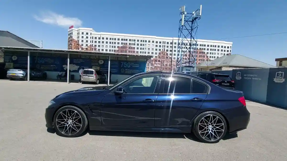 BMW 3 серии 2012 года за 9 500 000 тг. в Шымкент
