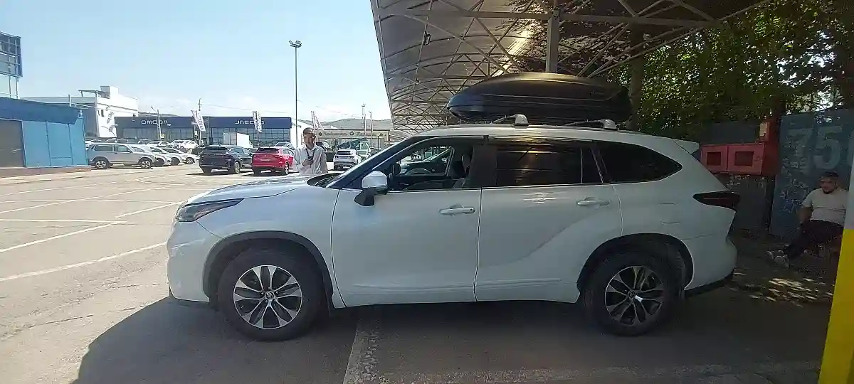 Toyota Highlander 2024 года за 25 000 000 тг. в Алматы