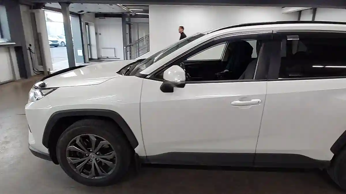 Toyota RAV4 2023 года за 16 000 000 тг. в Астана