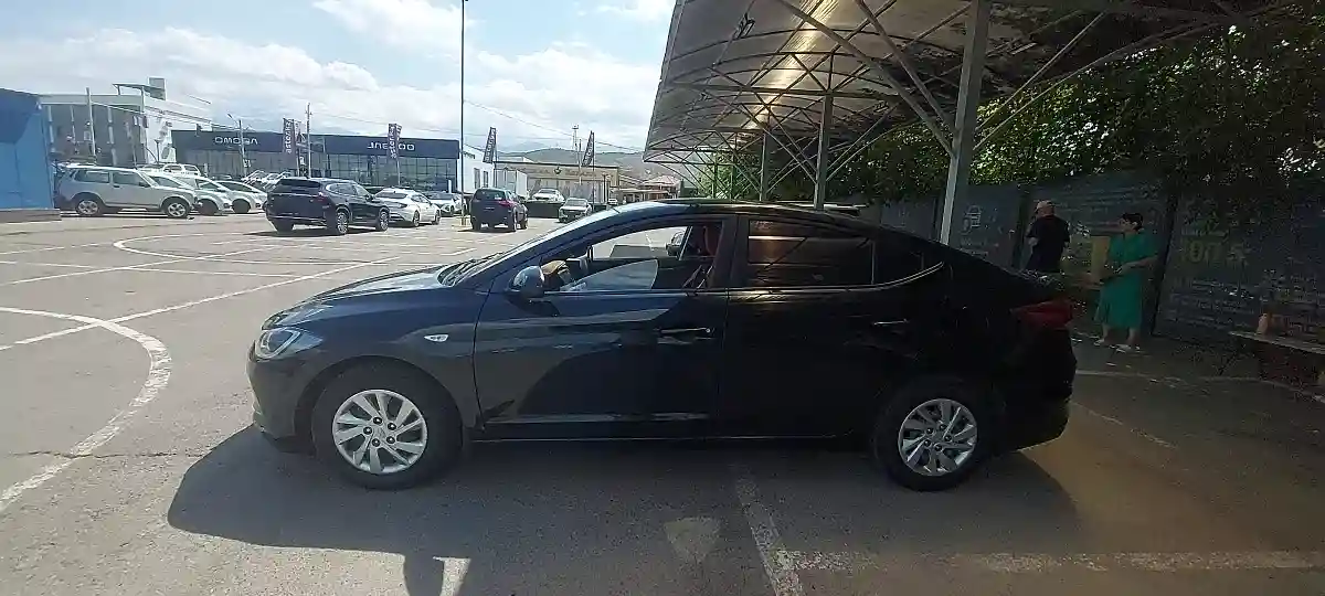 Hyundai Elantra 2018 года за 6 000 000 тг. в Алматы