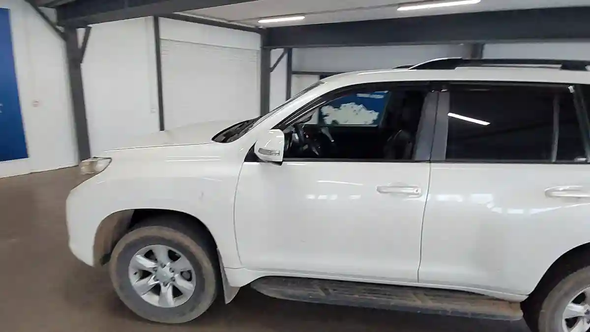Toyota Land Cruiser Prado 2013 года за 17 000 000 тг. в Астана