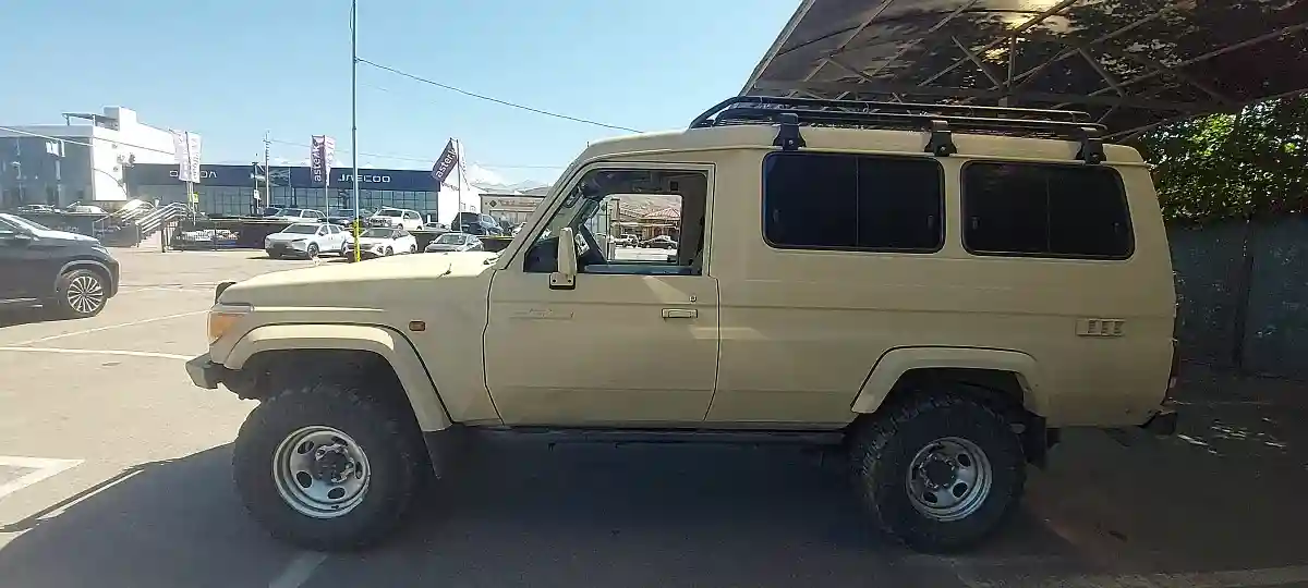 Toyota Land Cruiser 2022 года за 35 000 000 тг. в Алматы
