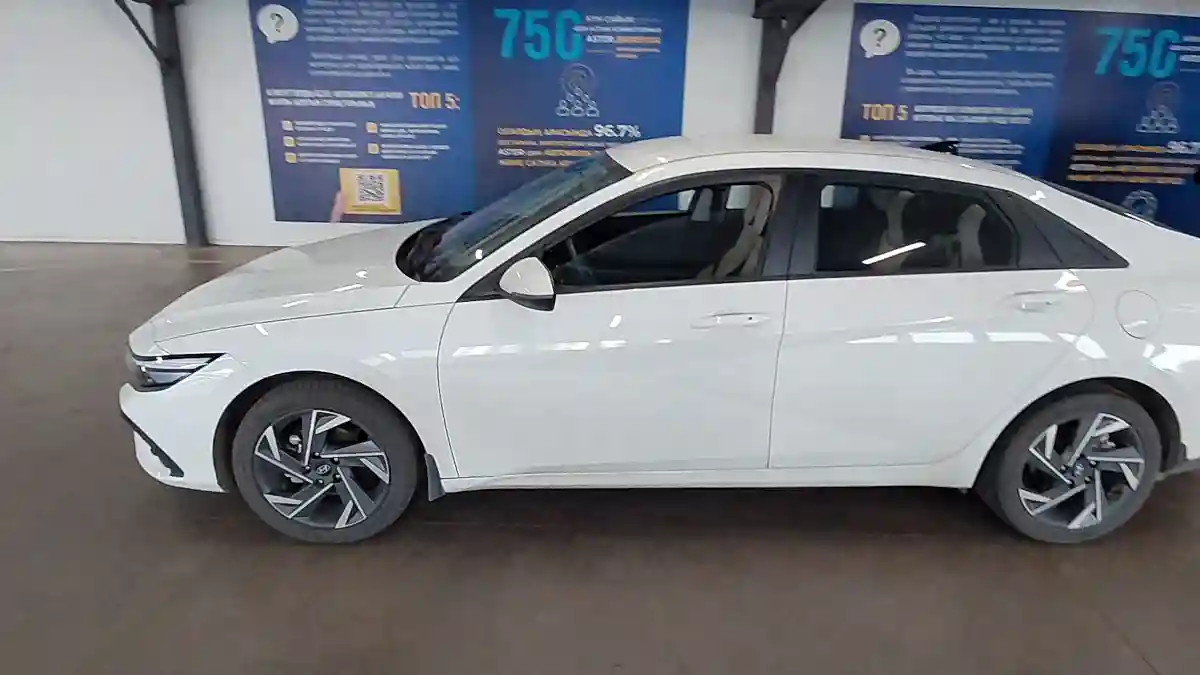 Hyundai Elantra 2024 года за 9 000 000 тг. в Астана