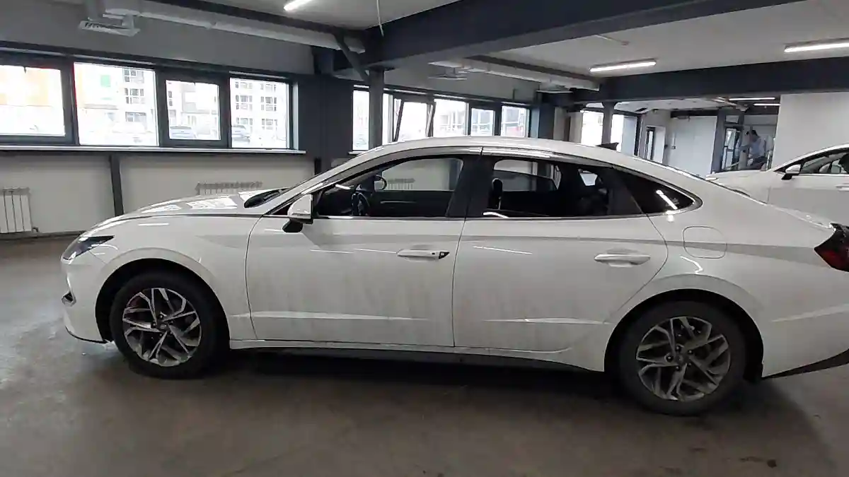 Hyundai Sonata 2020 года за 10 000 000 тг. в Астана