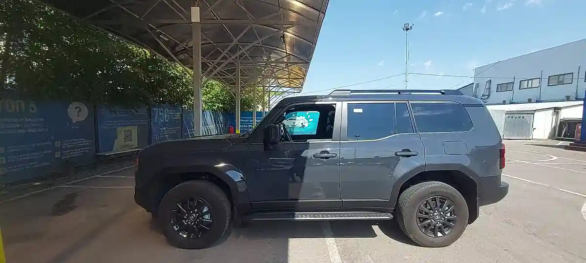 Toyota Land Cruiser 2024 года за 32 500 000 тг. в Алматы