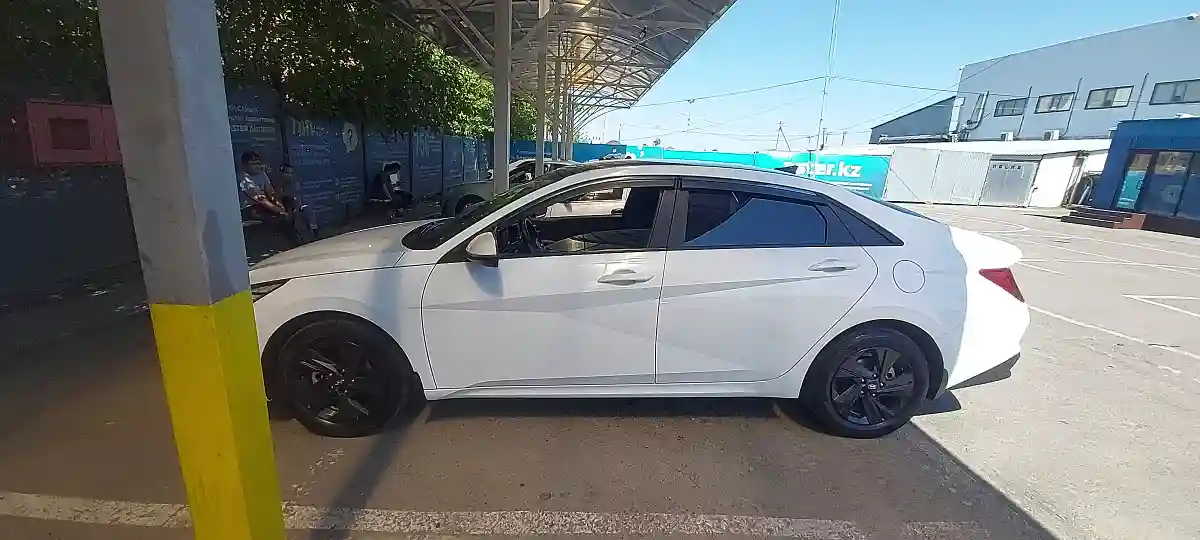 Hyundai Elantra 2023 года за 8 500 000 тг. в Алматы