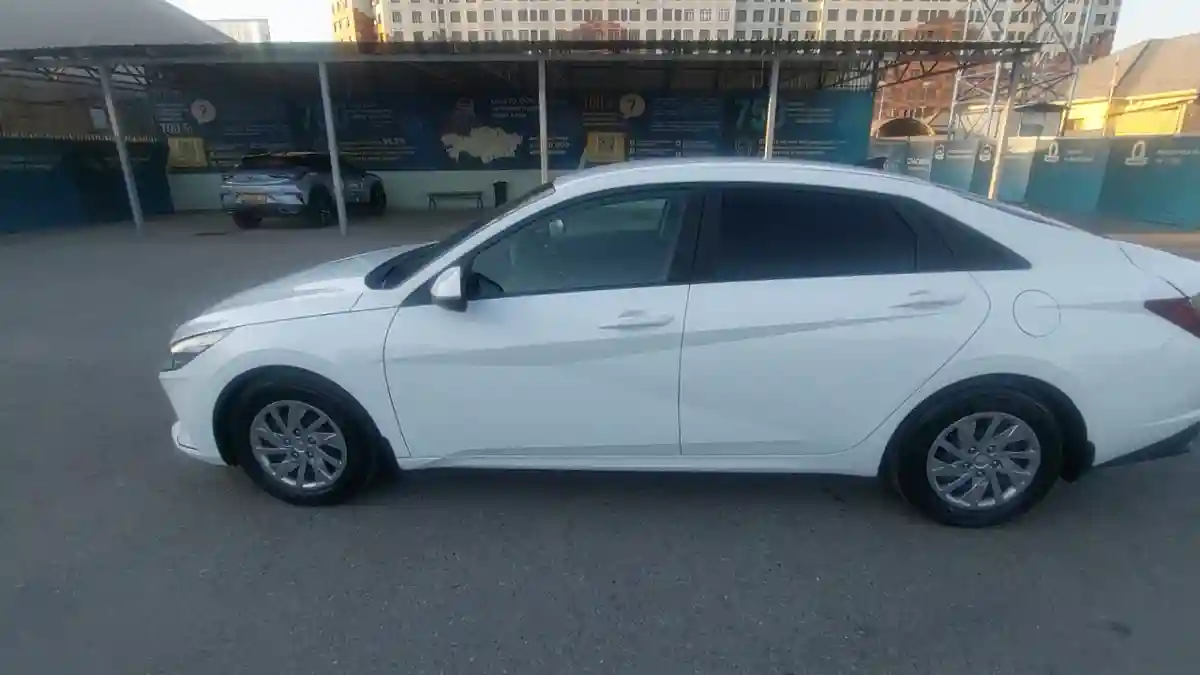 Hyundai Elantra 2021 года за 7 800 000 тг. в Шымкент