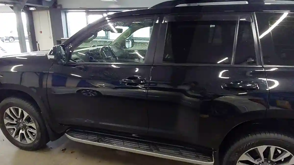 Toyota Land Cruiser Prado 2022 года за 28 000 000 тг. в Астана
