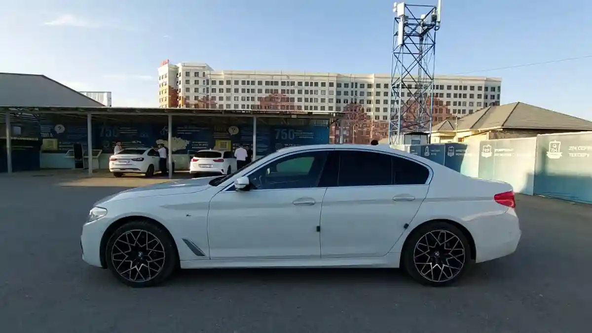 BMW 5 серии 2017 года за 17 000 000 тг. в Шымкент