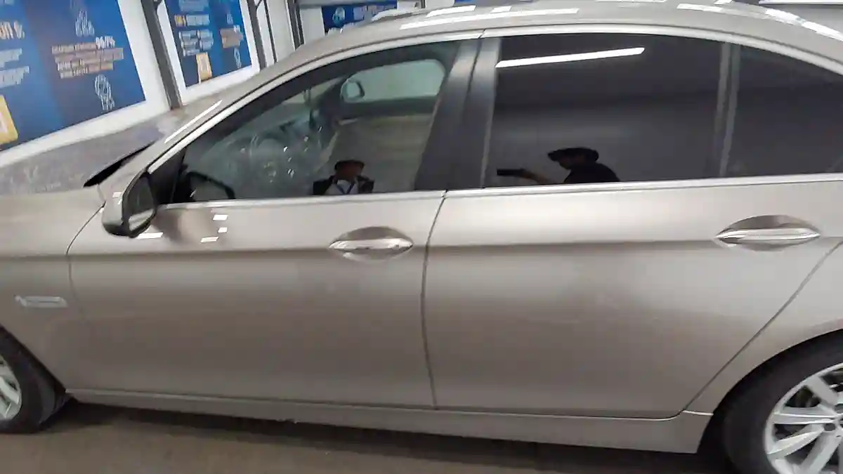 BMW 5 серии 2013 года за 10 500 000 тг. в Астана