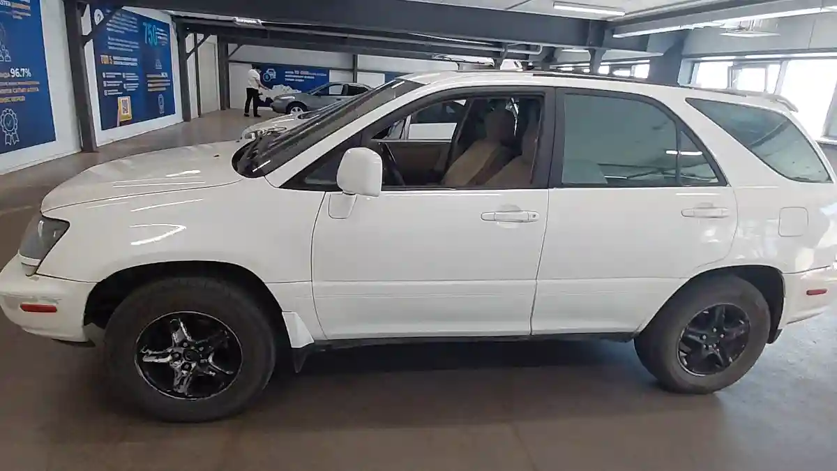 Lexus RX 1999 года за 3 500 000 тг. в Астана