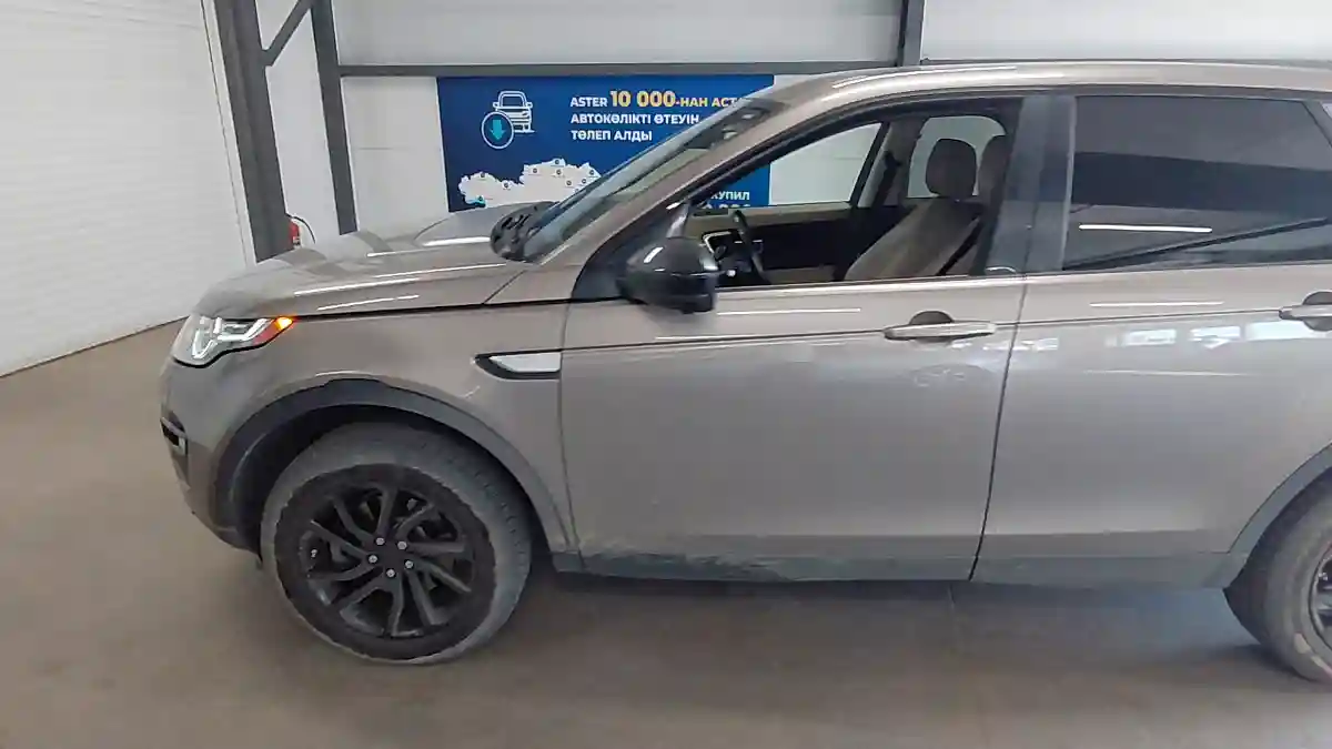 Land Rover Discovery Sport 2016 года за 10 300 000 тг. в Астана