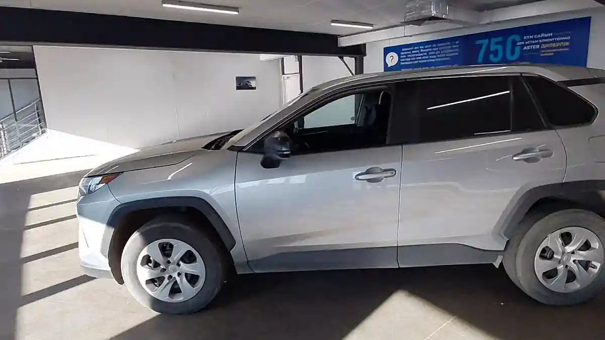 Toyota RAV4 2023 года за 14 000 000 тг. в Астана