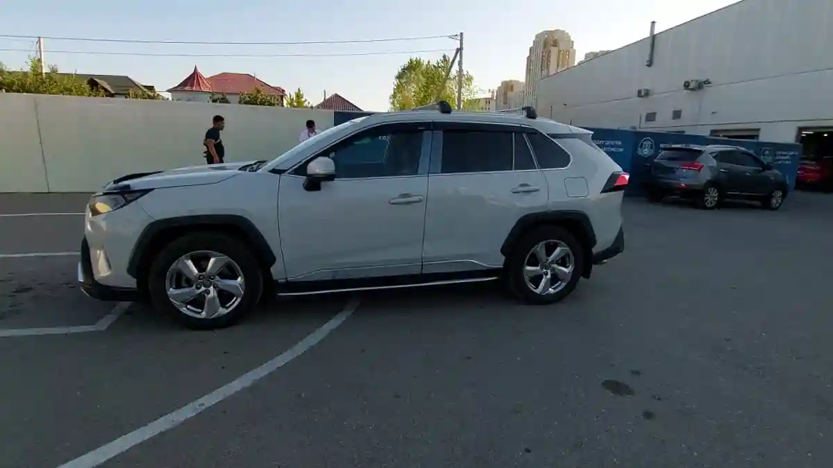 Toyota RAV4 2020 года за 16 000 000 тг. в Шымкент