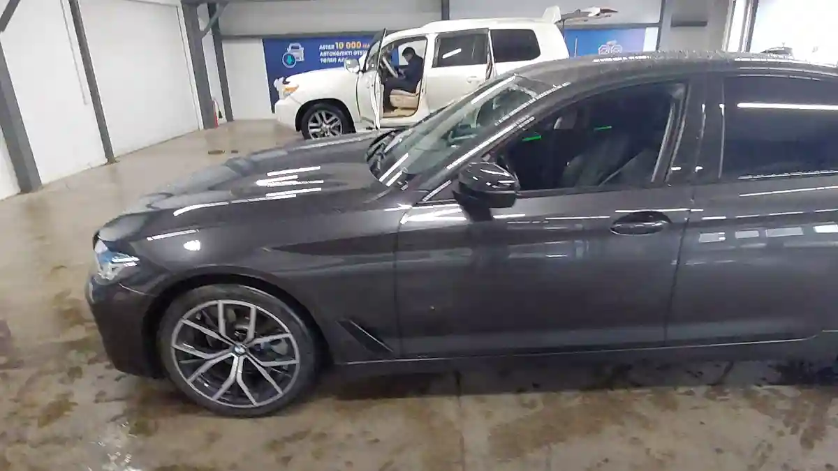 BMW 5 серии 2021 года за 25 000 000 тг. в Астана