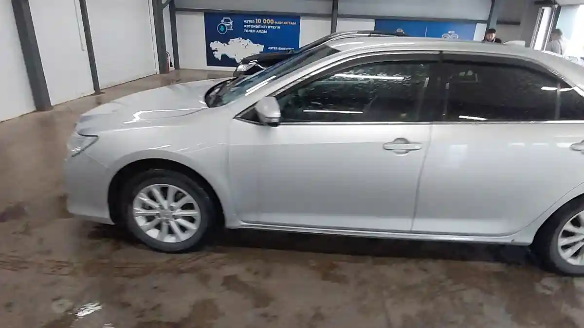Toyota Camry 2013 года за 8 000 000 тг. в Астана