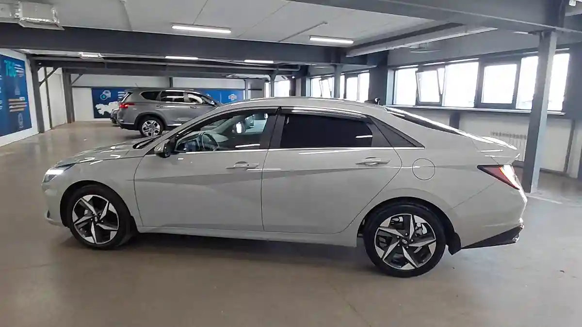 Hyundai Elantra 2023 года за 8 800 000 тг. в Астана