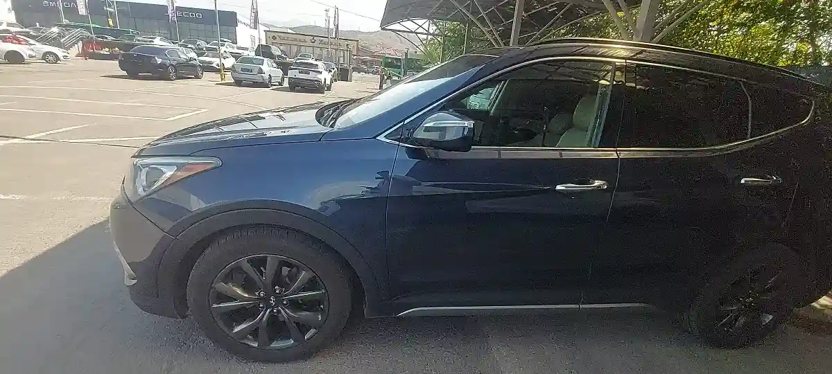 Hyundai Santa Fe 2016 года за 9 500 000 тг. в Алматы