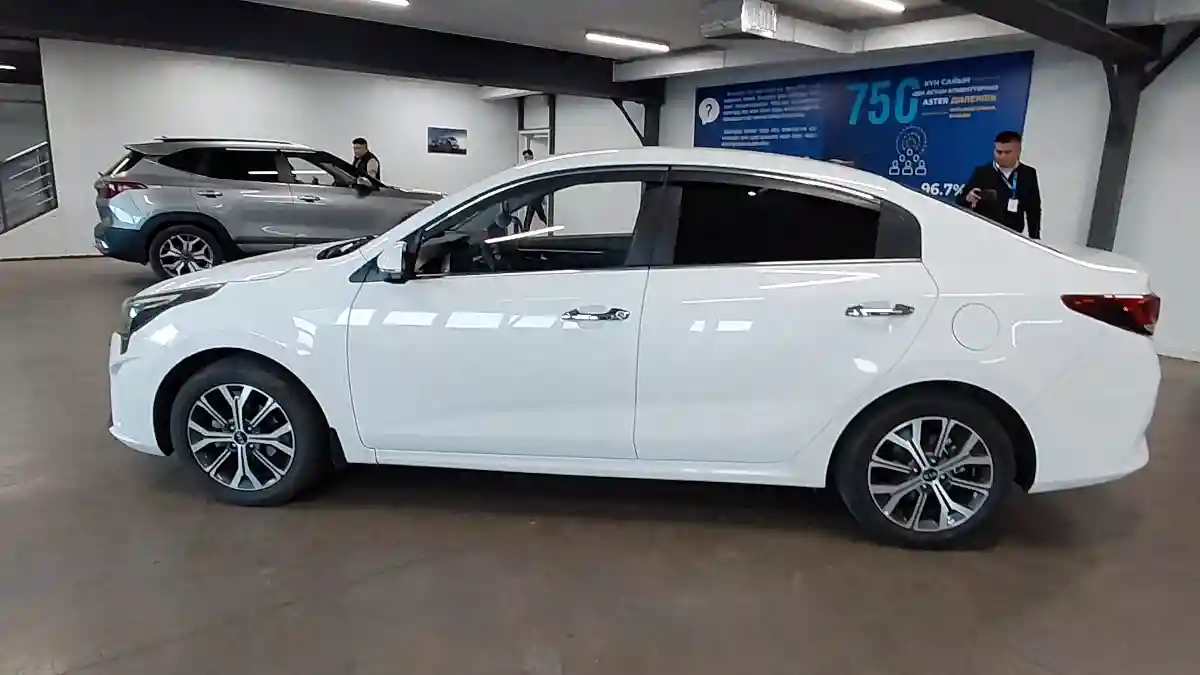 Kia Rio 2021 года за 8 000 000 тг. в Астана