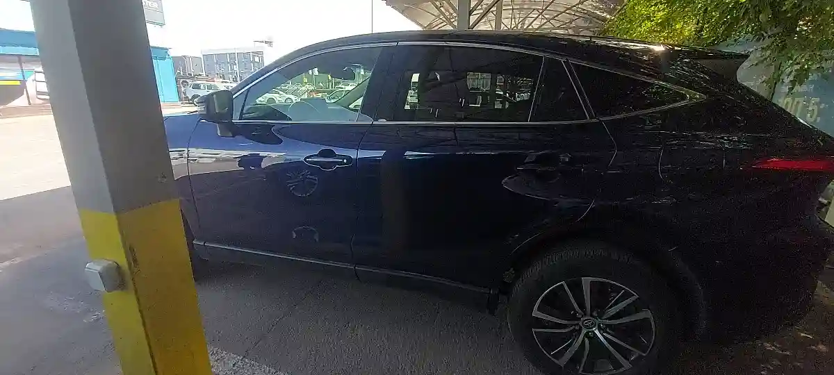 Toyota Venza 2022 года за 18 000 000 тг. в Алматы