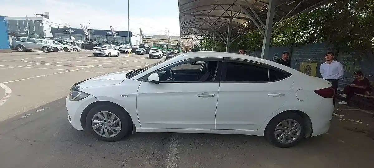 Hyundai Elantra 2018 года за 7 700 000 тг. в Алматы
