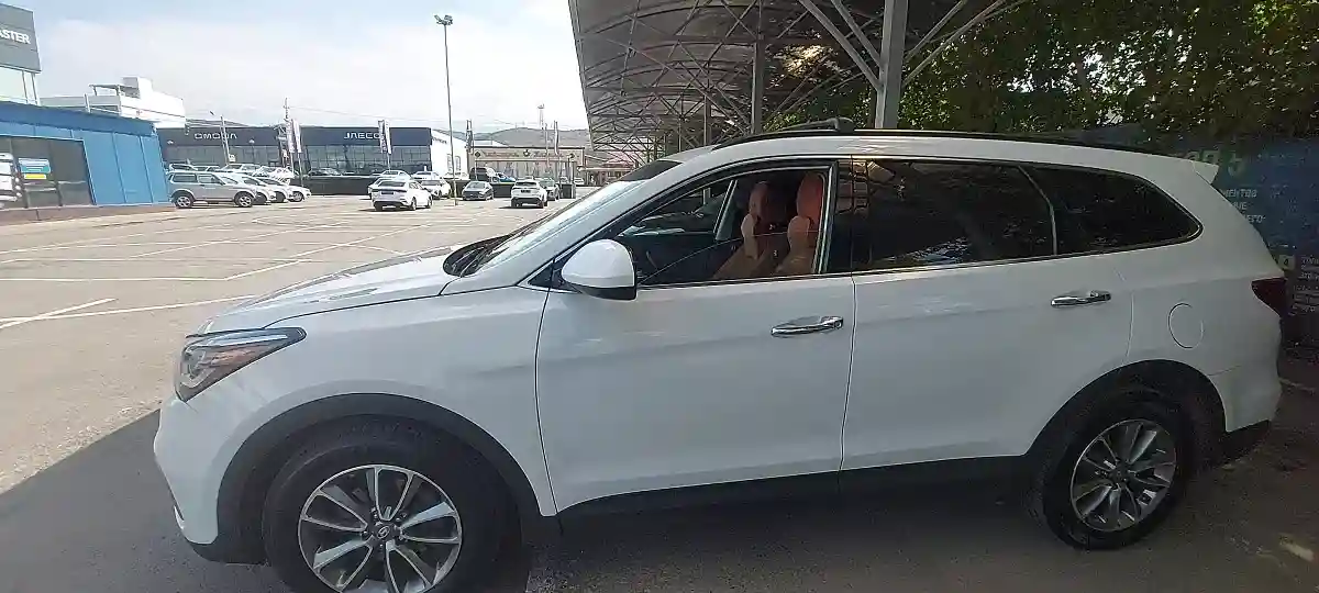 Hyundai Santa Fe 2017 года за 10 000 000 тг. в Алматы
