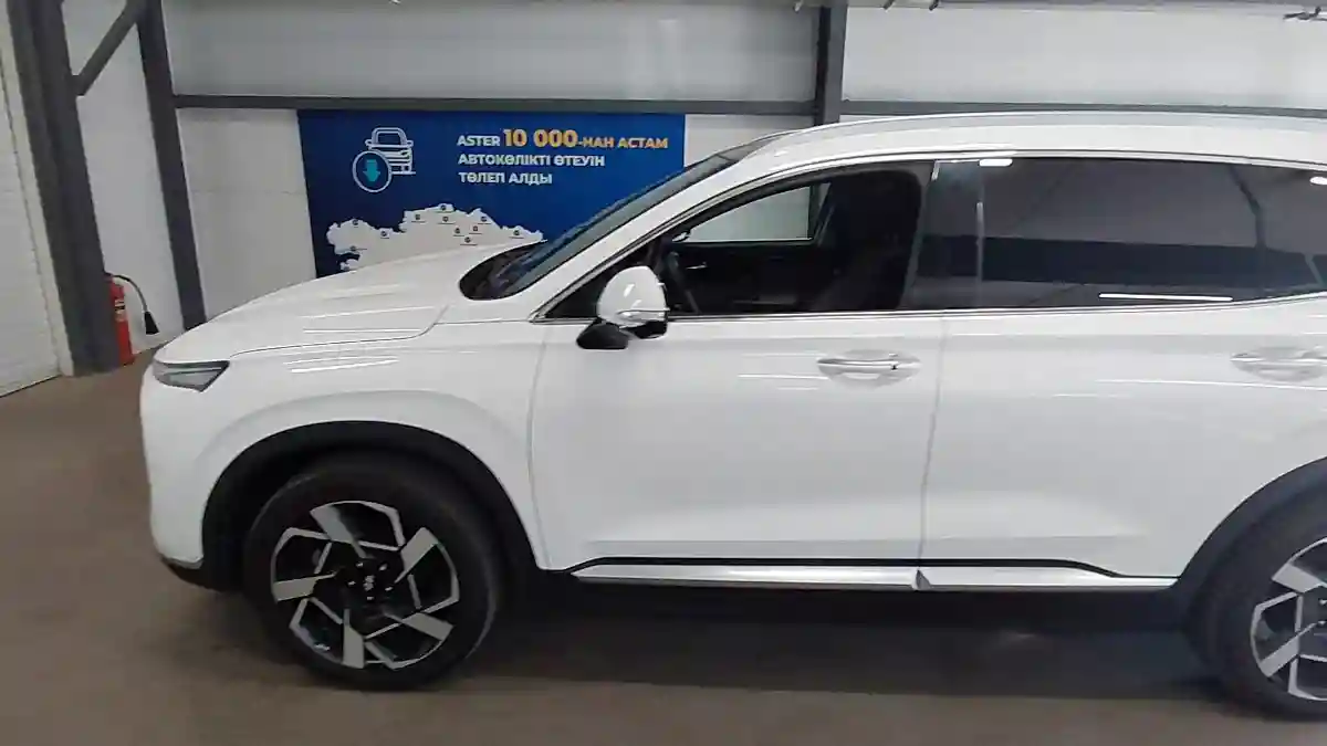 Hyundai Santa Fe 2023 года за 17 000 000 тг. в Астана
