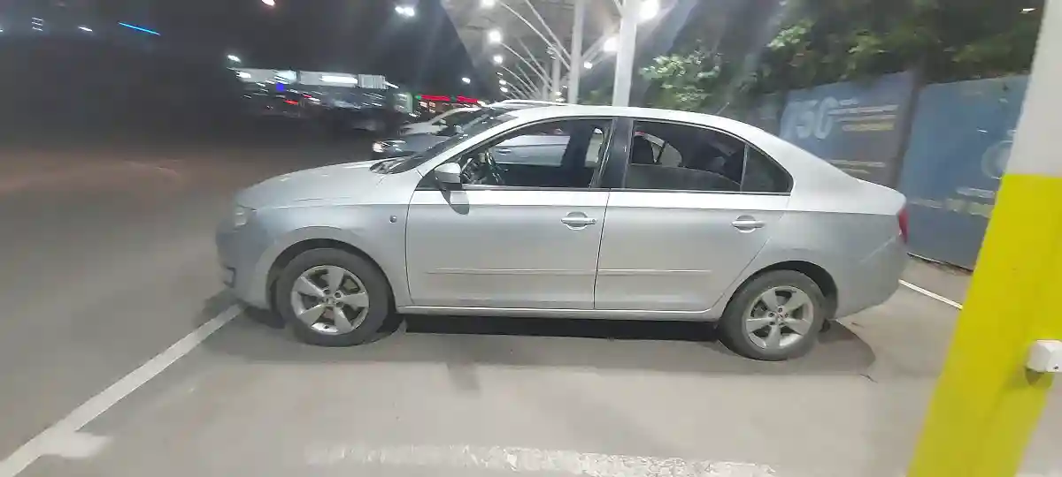 Skoda Rapid 2014 года за 3 500 000 тг. в Алматы