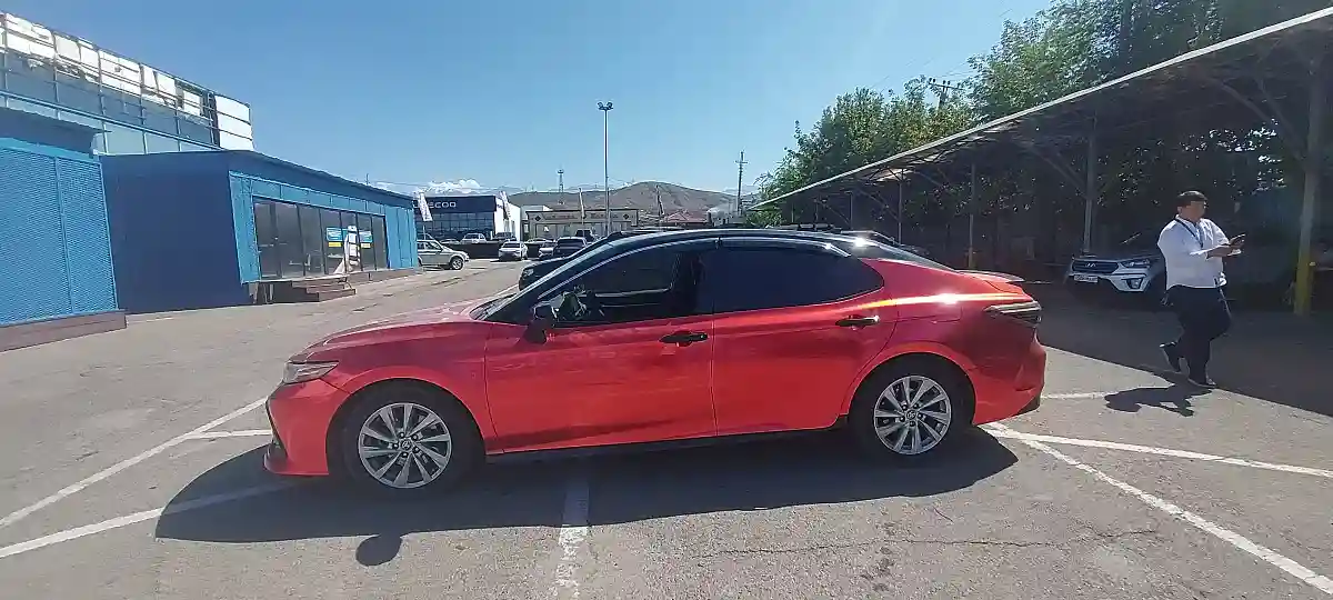 Toyota Camry 2023 года за 9 000 000 тг. в Алматы