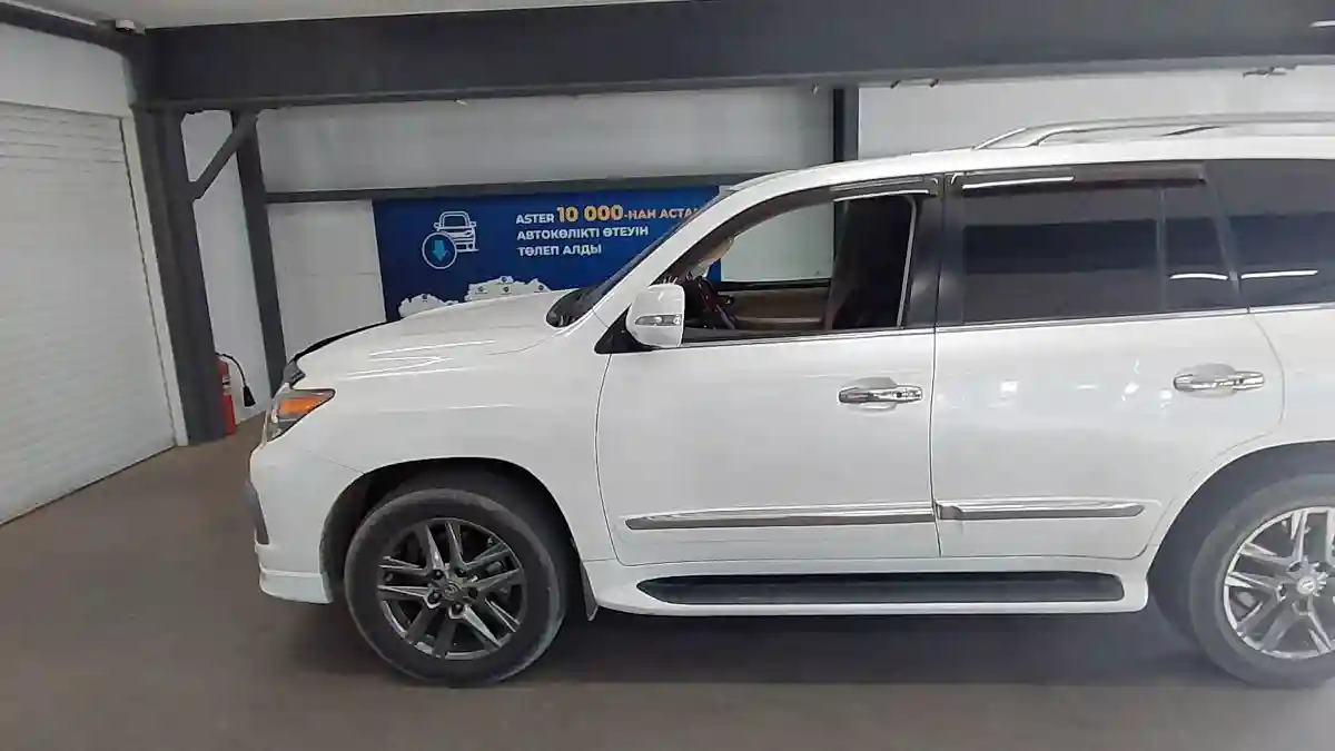 Lexus LX 2012 года за 25 000 000 тг. в Астана