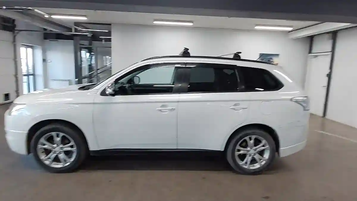 Mitsubishi Outlander 2013 года за 5 500 000 тг. в Астана