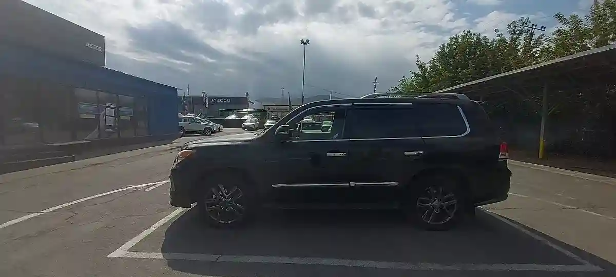 Lexus LX 2012 года за 25 000 000 тг. в Алматы