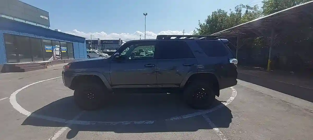 Toyota 4Runner 2022 года за 30 000 000 тг. в Алматы